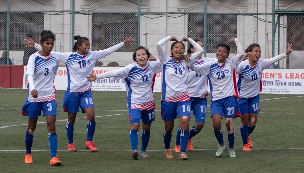 नेपालका ४ महिला फुटबलरले पाकिस्तानमा खेल्ने