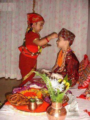 दिदीबहिनीले दाजुभाइको पूजा गरी भाइटीका मनाइदै