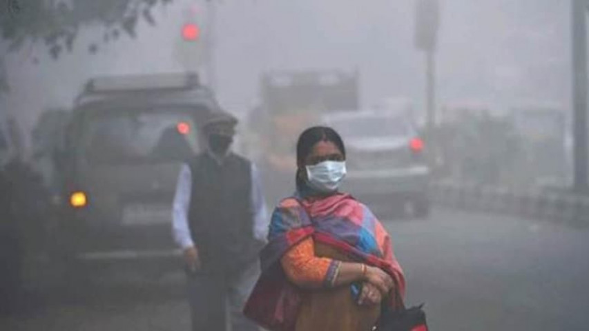 दिल्लीमा प्रदूषण बढेपछि कर्मचारीले घरबाटै काम गर्न थाले, विद्यालय बन्द