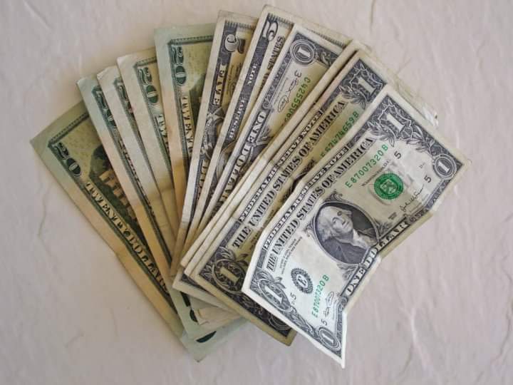 डलरको तुलनामा नेपाली रुपैयाँ १० महिना यताकै कमजोर